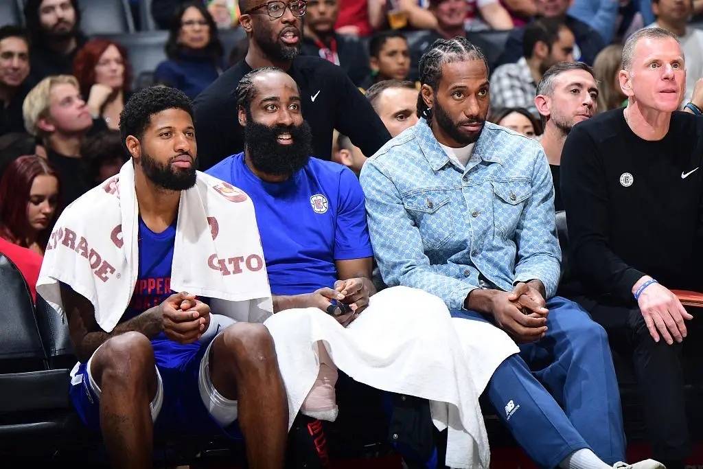 包含福建队鏖战快船，乔治统治全场的词条