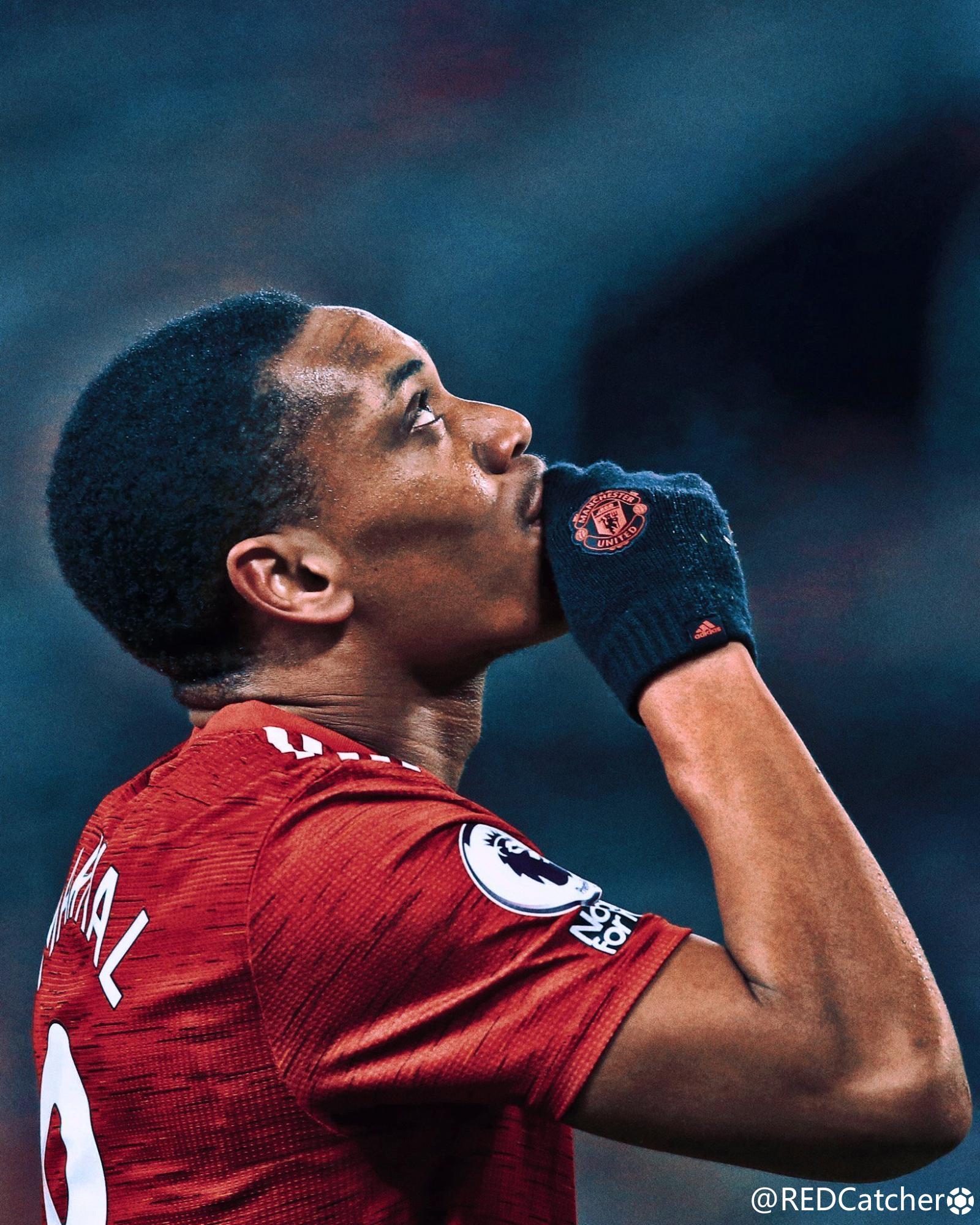 曼联爆冷巴萨，马夏尔制霸全场