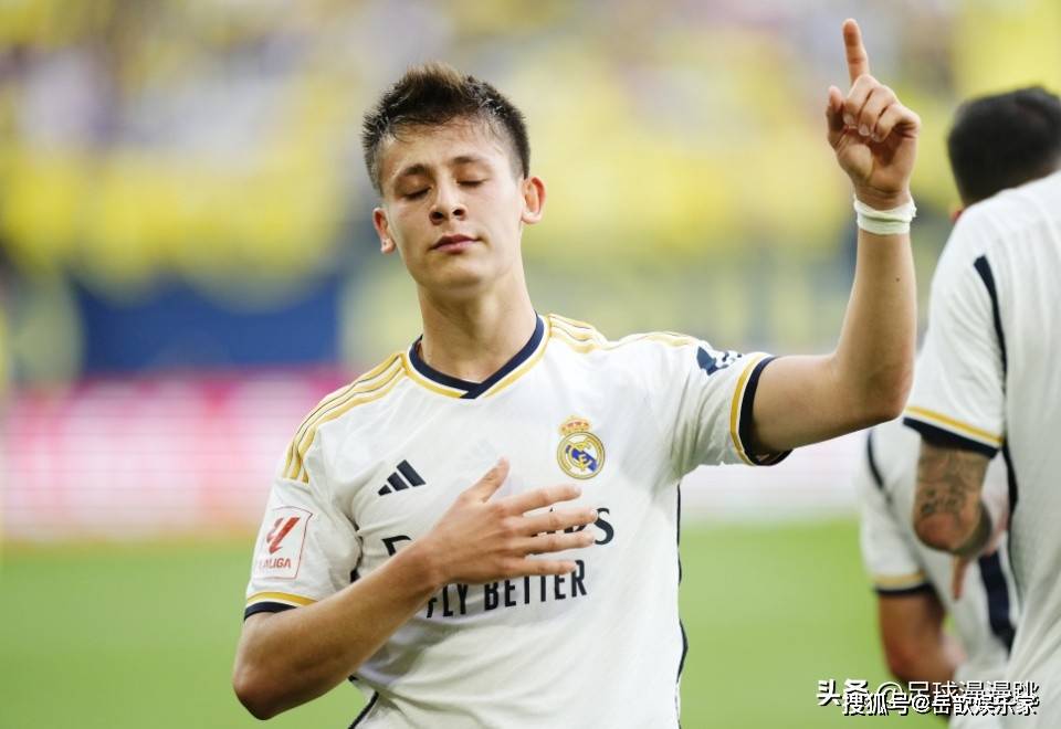 包含阿斯顿马丁鏖战哈斯车队，阿隆索状态火热的词条