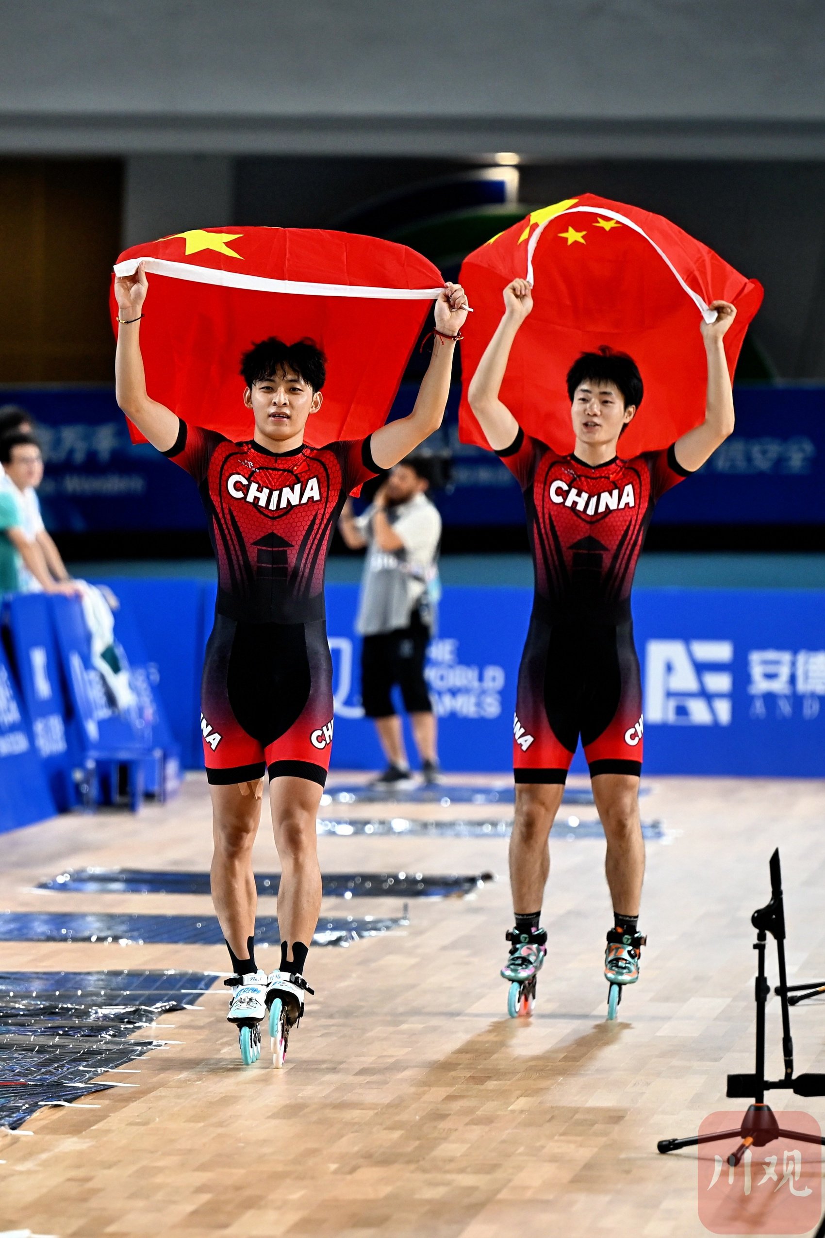 赛场战绩耀眼，体育运动正蓬勃发展