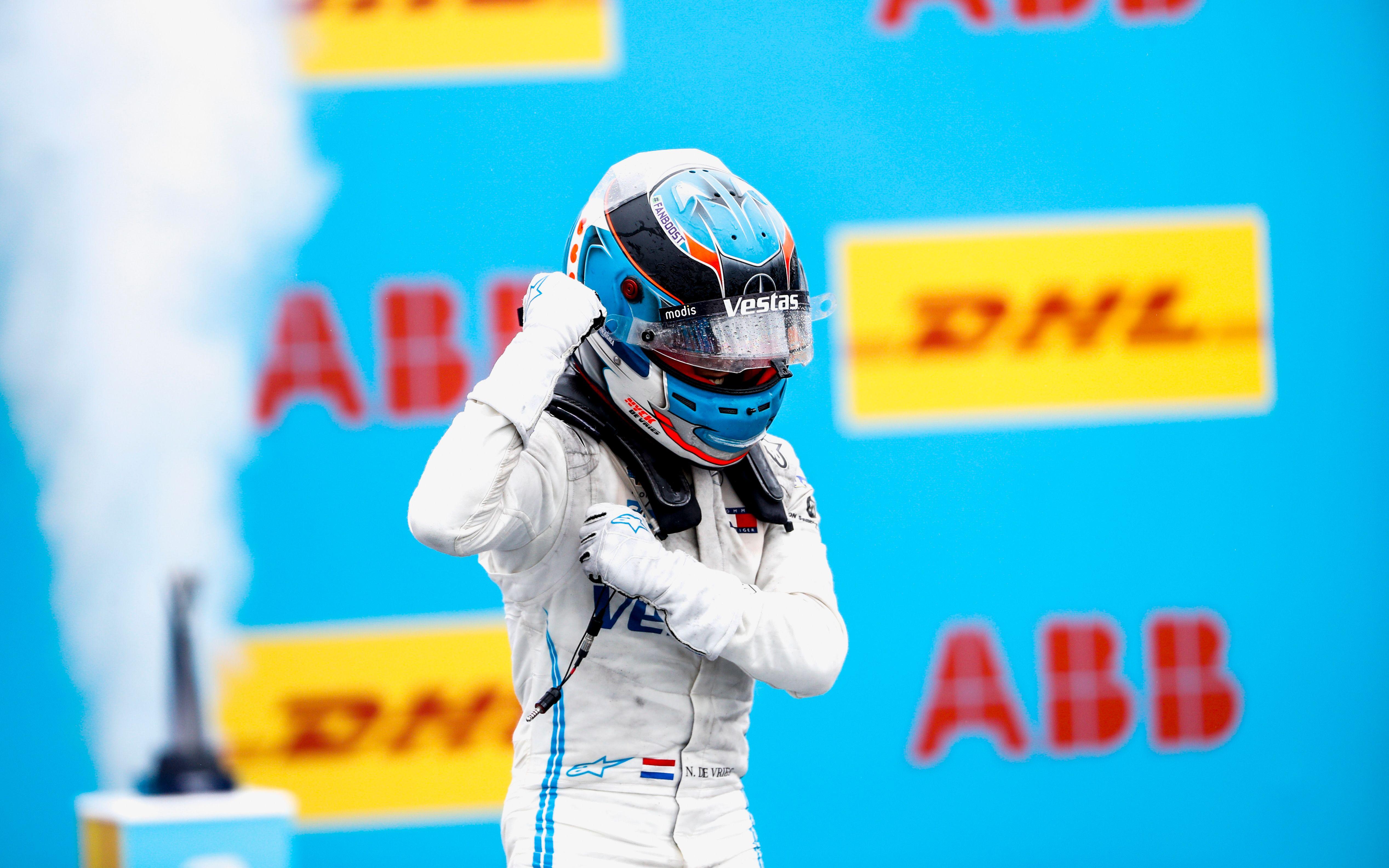 瓦伦西亚调整战术，迎接新赛季挑战